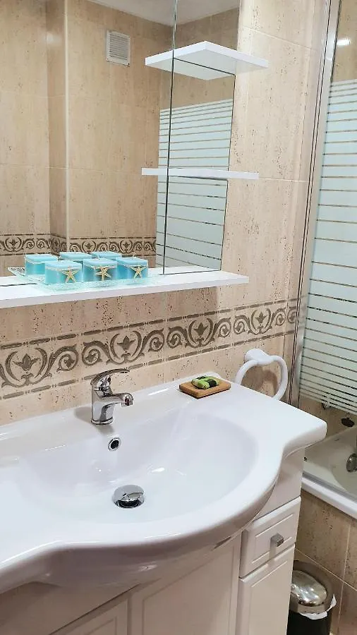 Benalmarina Sea View Apartments 贝纳尔马德纳 西班牙