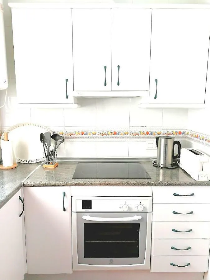 Benalmarina Sea View Apartments 贝纳尔马德纳