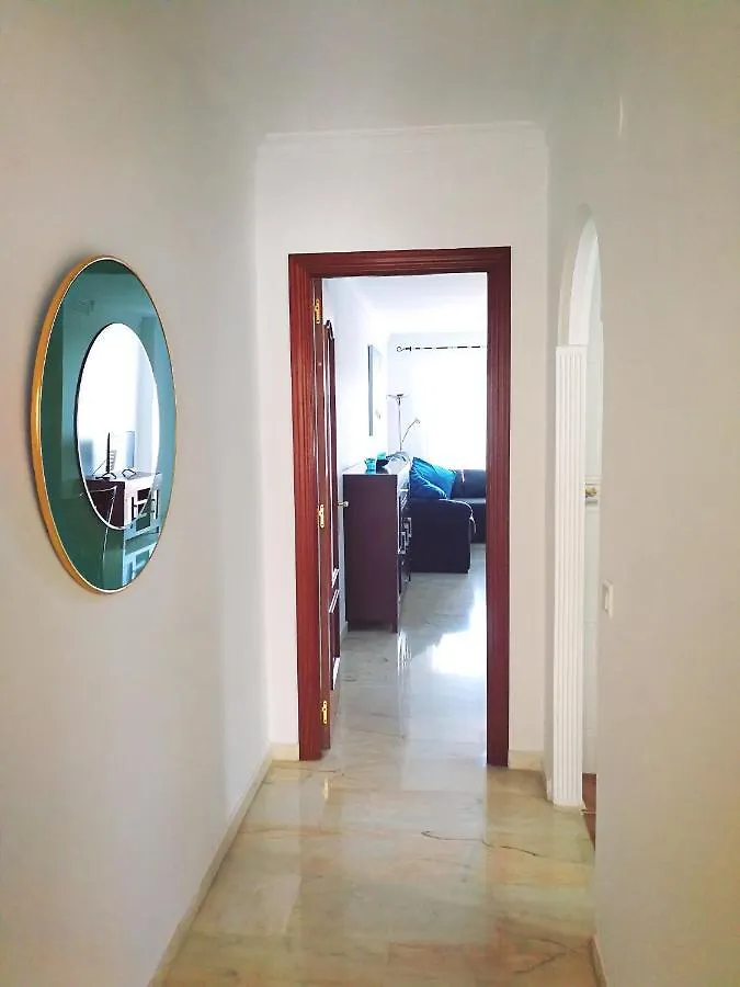 Benalmarina Sea View Apartments 贝纳尔马德纳